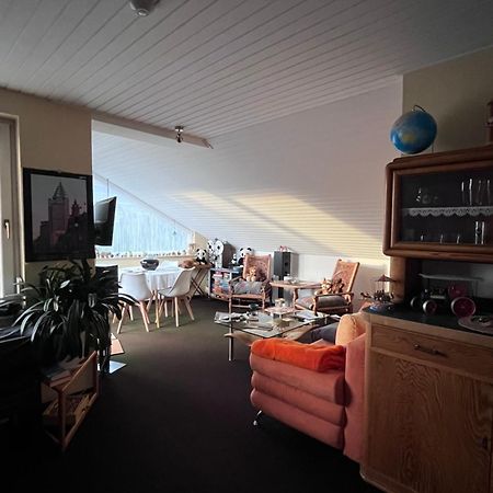 Helles Apartment Mit Balkon In Ruhiger Lage Hamelin Eksteriør bilde